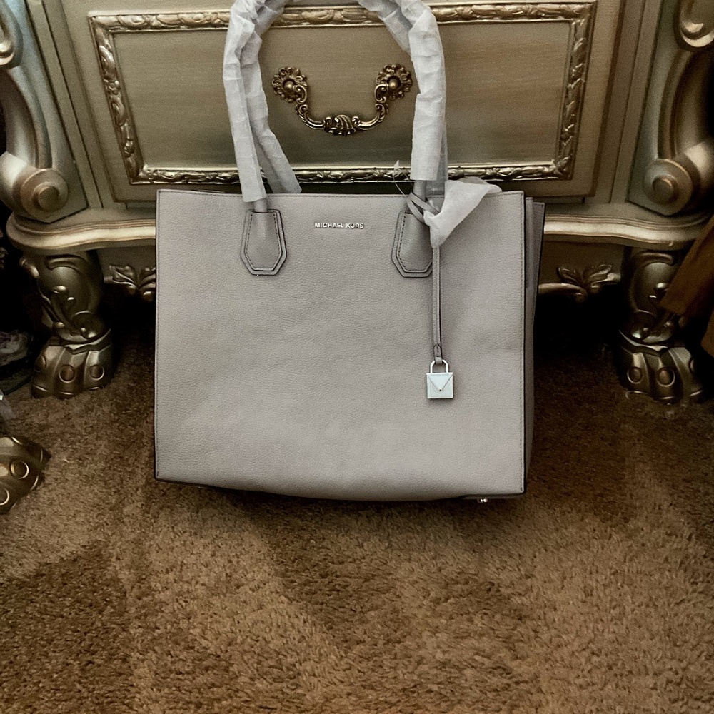 Michael Kors Large Mercer Tote